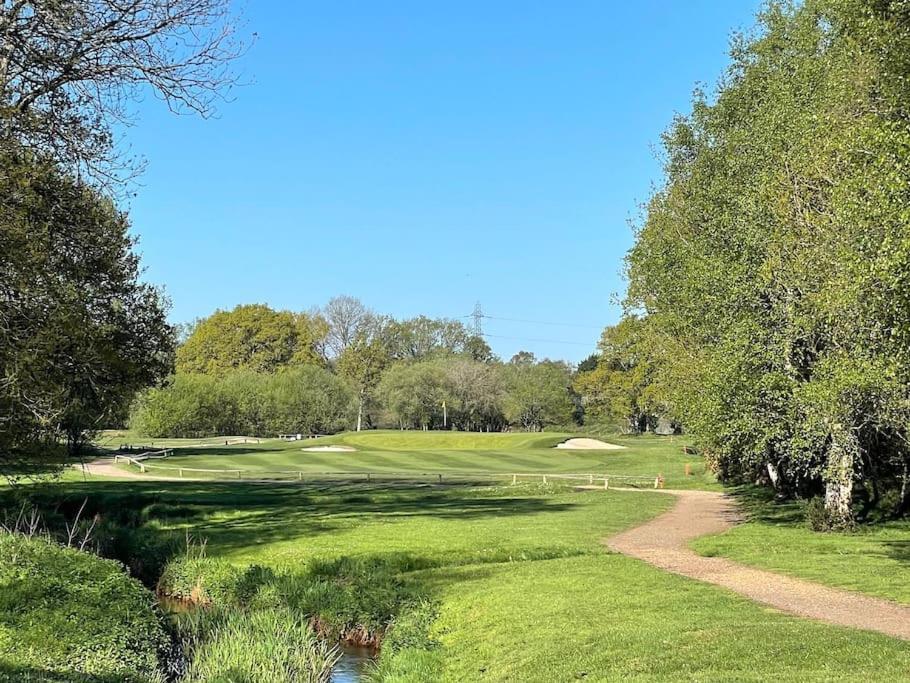 The Dolman At Ferndown Forest Golf Course Eksteriør bilde